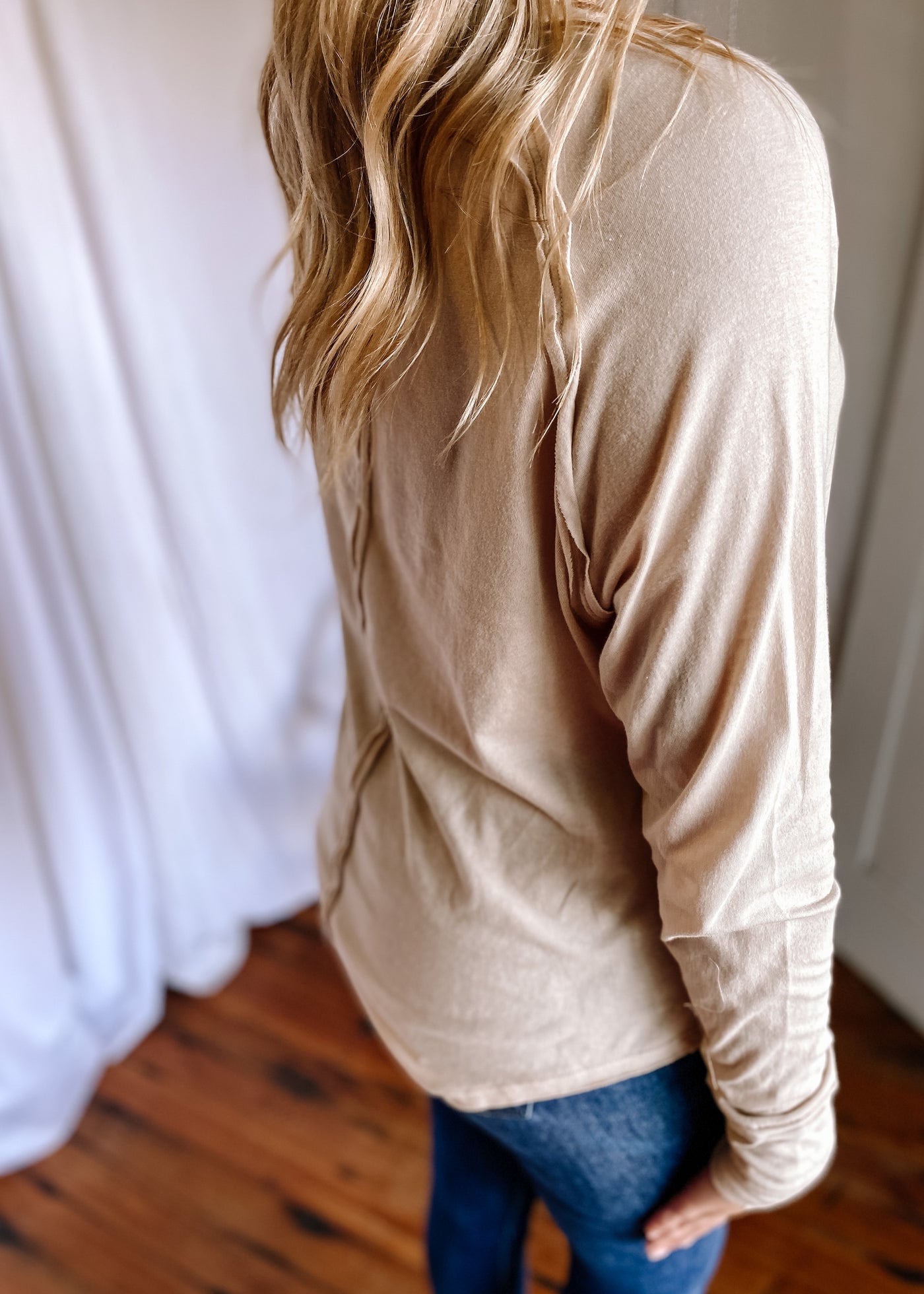 Ivy Raglan Top in Sand Beige
