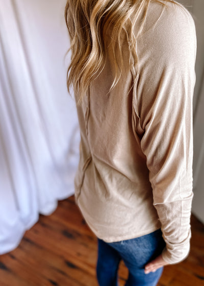 Ivy Raglan Top in Sand Beige