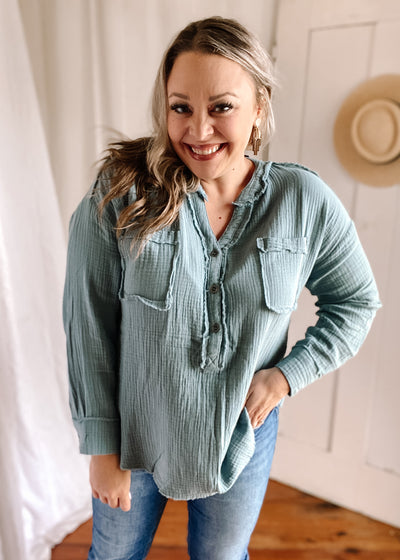 Double Gauze 3/4 Button Henley Neck Top in Blue Grey