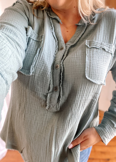 Double Gauze 3/4 Button Henley Neck Top in Blue Grey